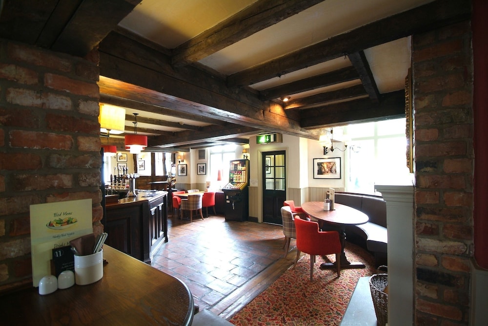 Premier Inn Alderley Edge 32/36