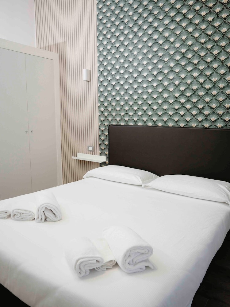 CLASSIC, DOUBLE OR TWIN BED