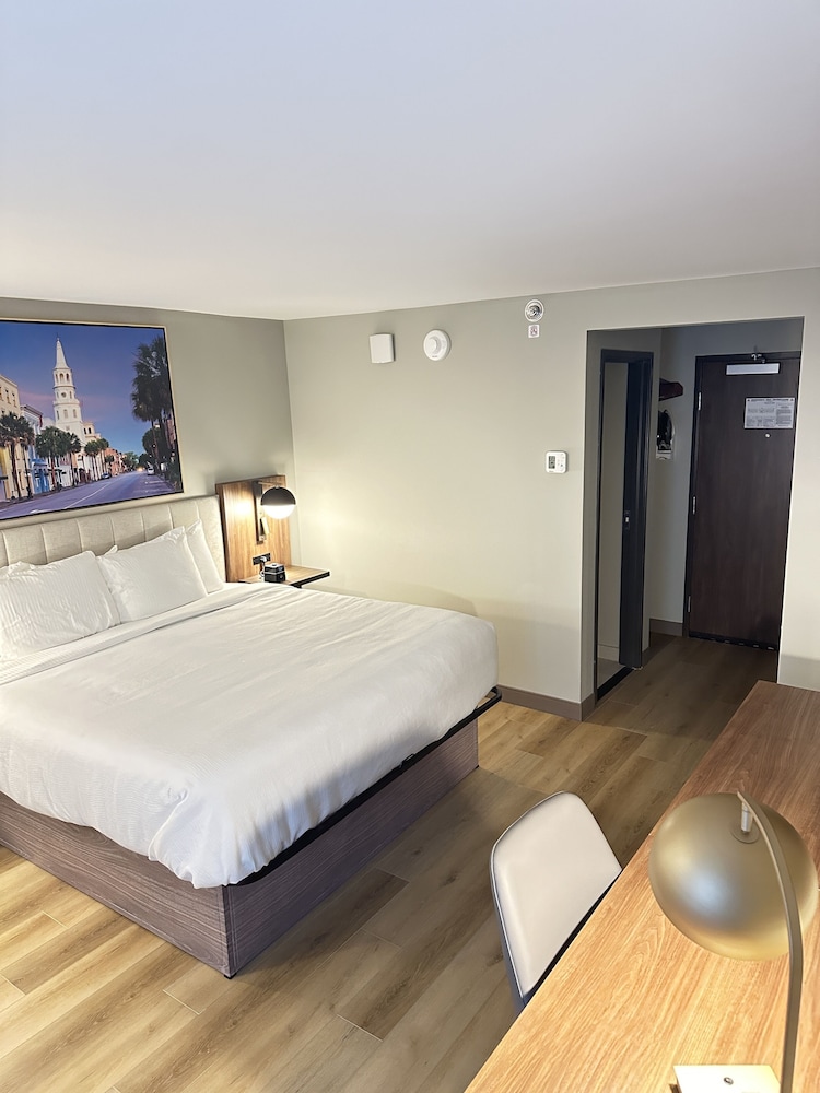 STANDARD, KING BED