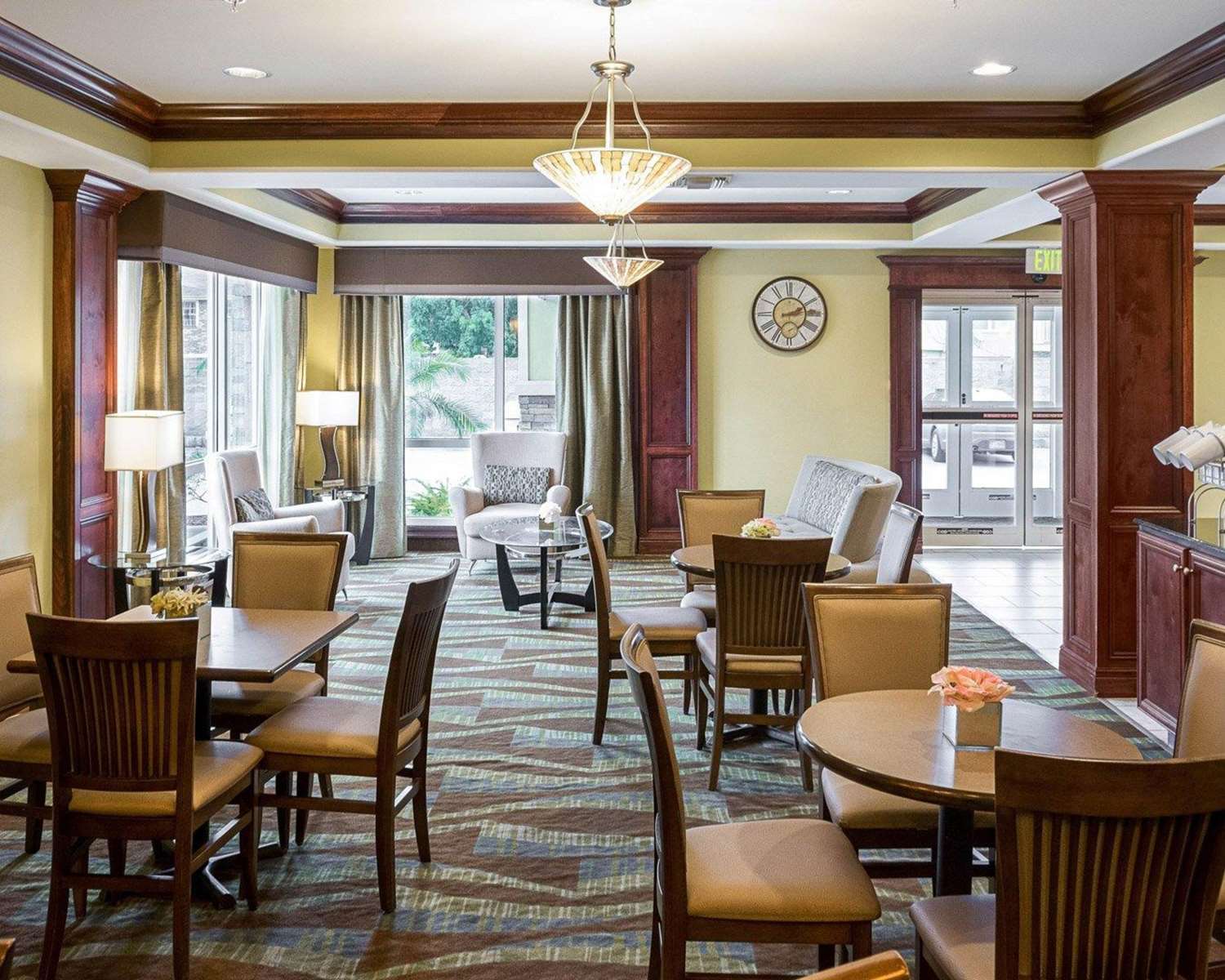 Comfort Suites Harvey - New Orleans West 11/15