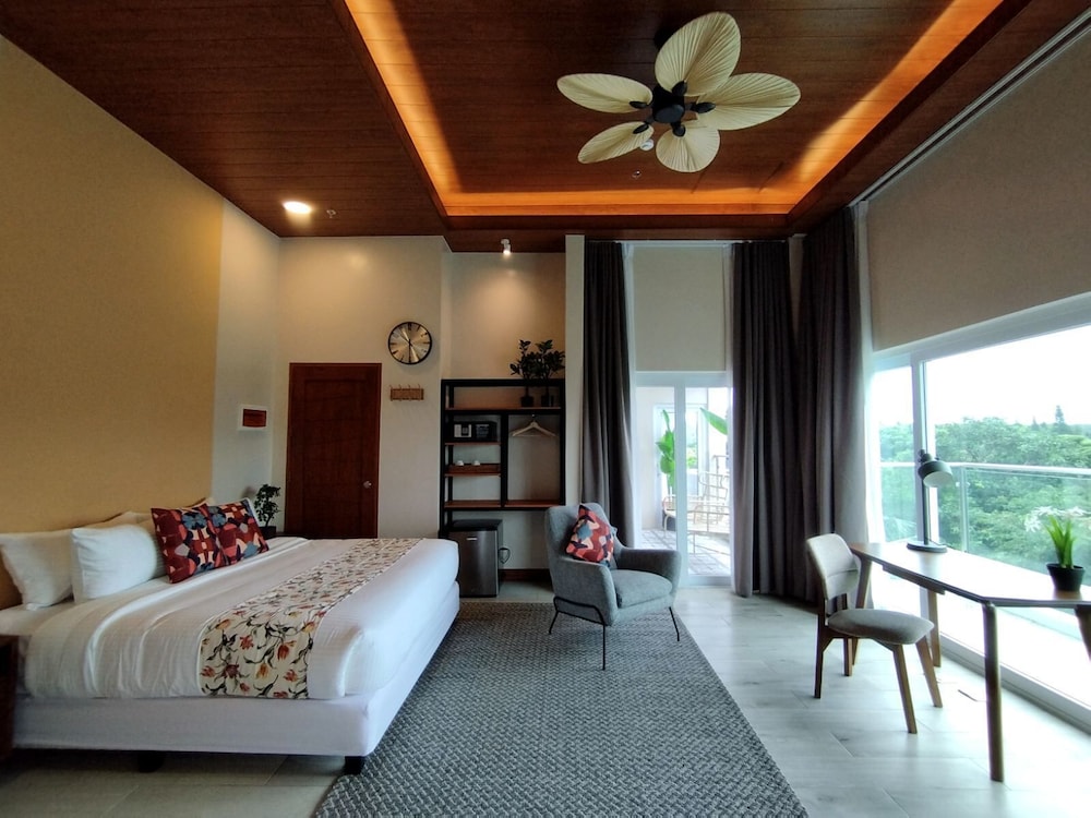 Lodge, Suite, King Bed