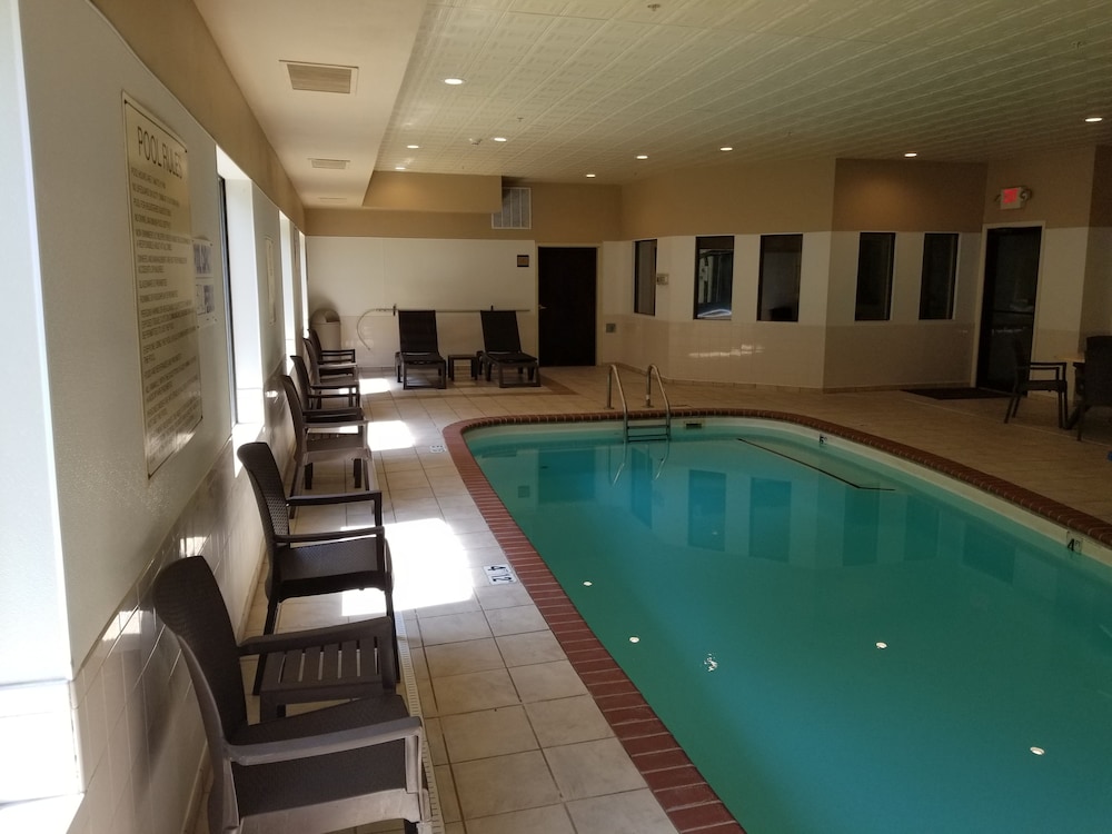 Comfort Inn & Suites St. Louis O Fallon 4/34