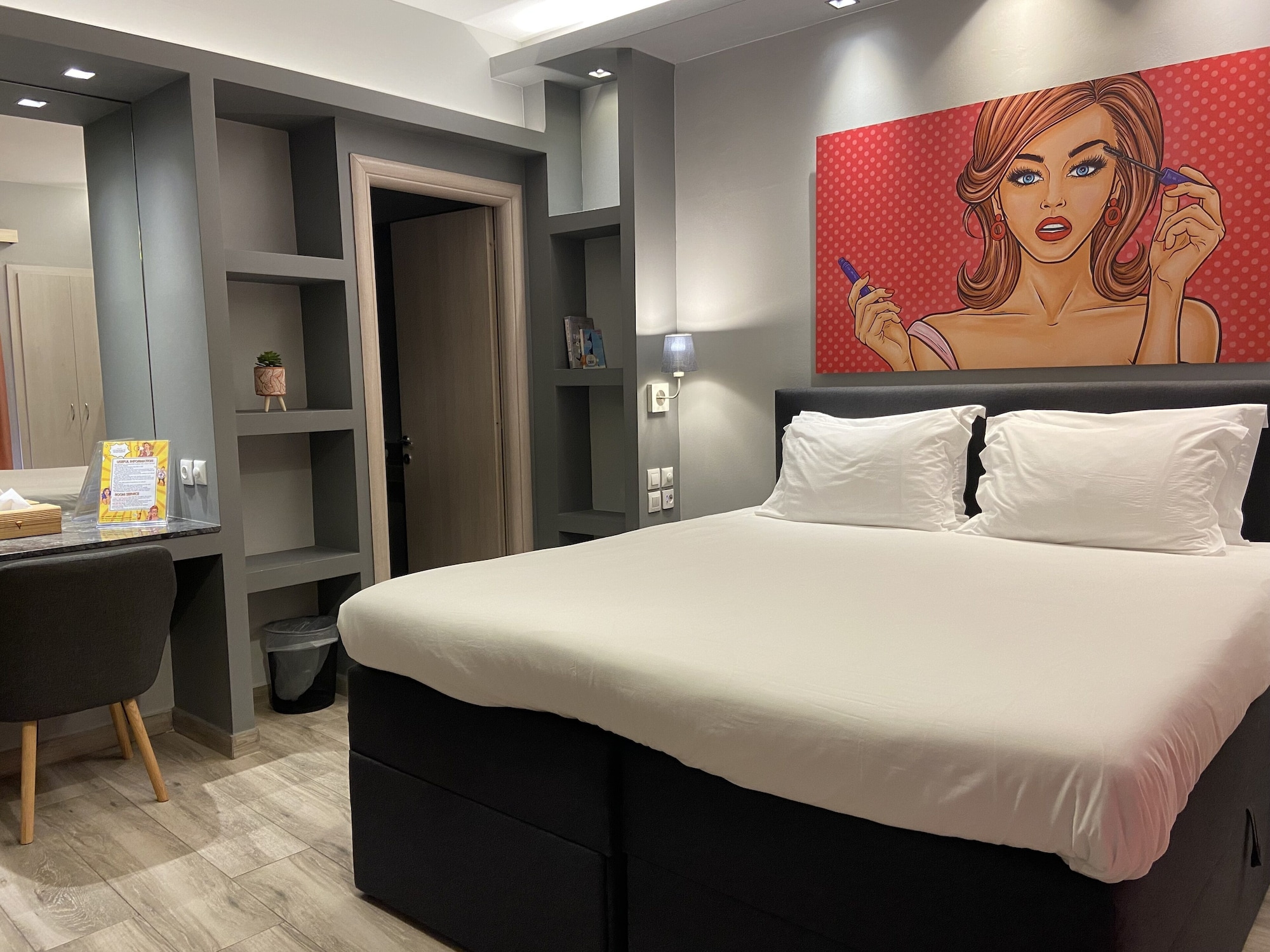STANDARD, QUEEN BED, PARK VIEW