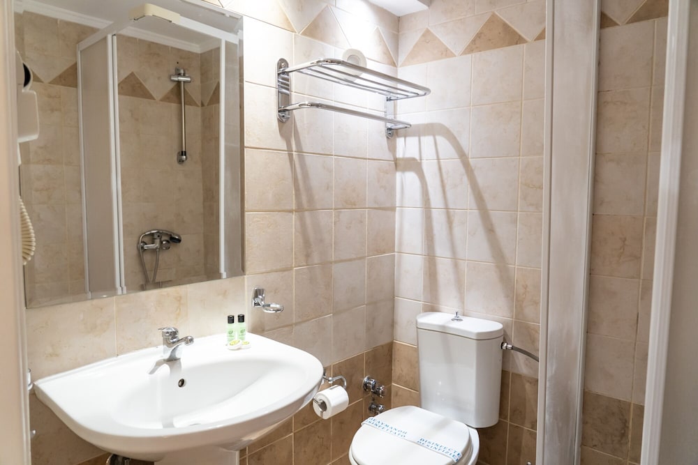 Four Seasons Hotel Glyfada 54/58