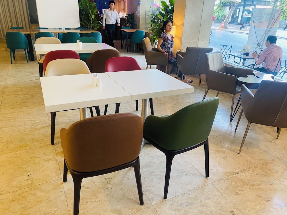 Liberty Hotel Saigon Greenview 30/50