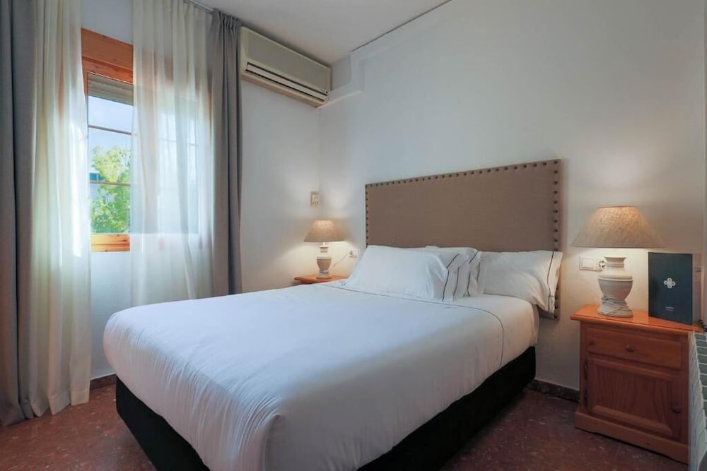 Basic, Double Bed