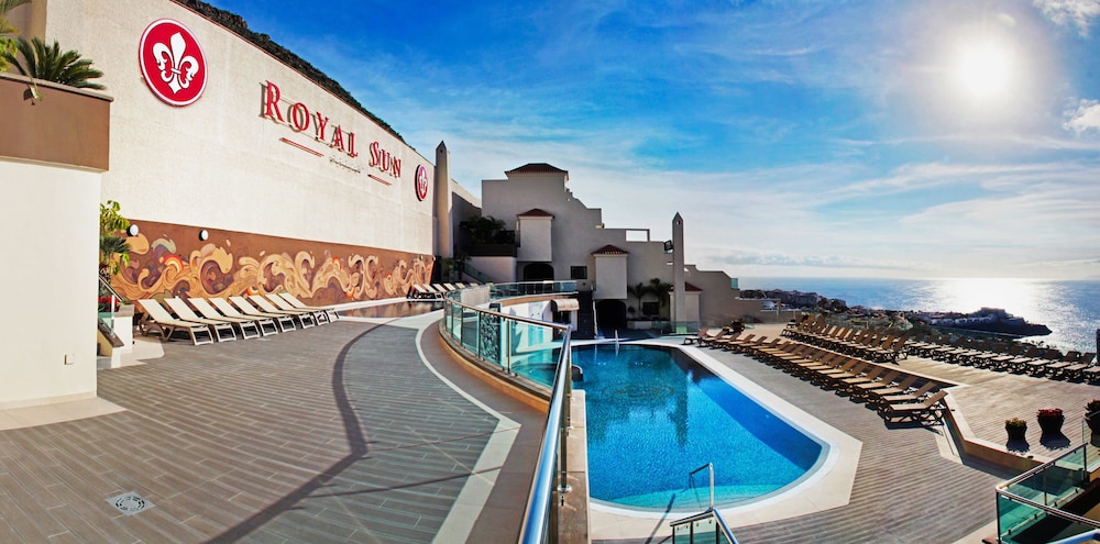 ROYAL SUN RESORT 24/74