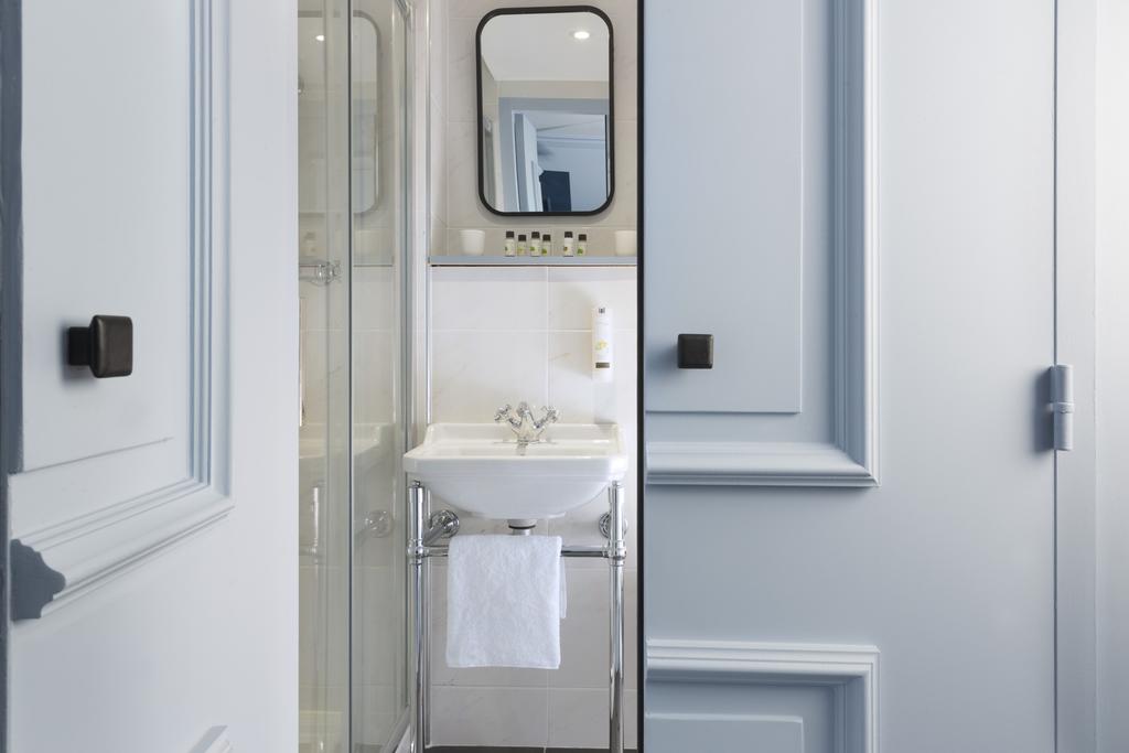 غرفة قياسية بسرير مزدوج، Hotel Celeste Batignolles Montmartre 2/2