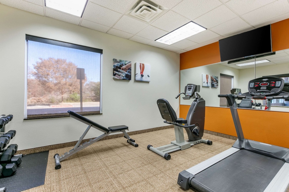 Comfort Inn and Suites Van Buren Fort Smith 20/40