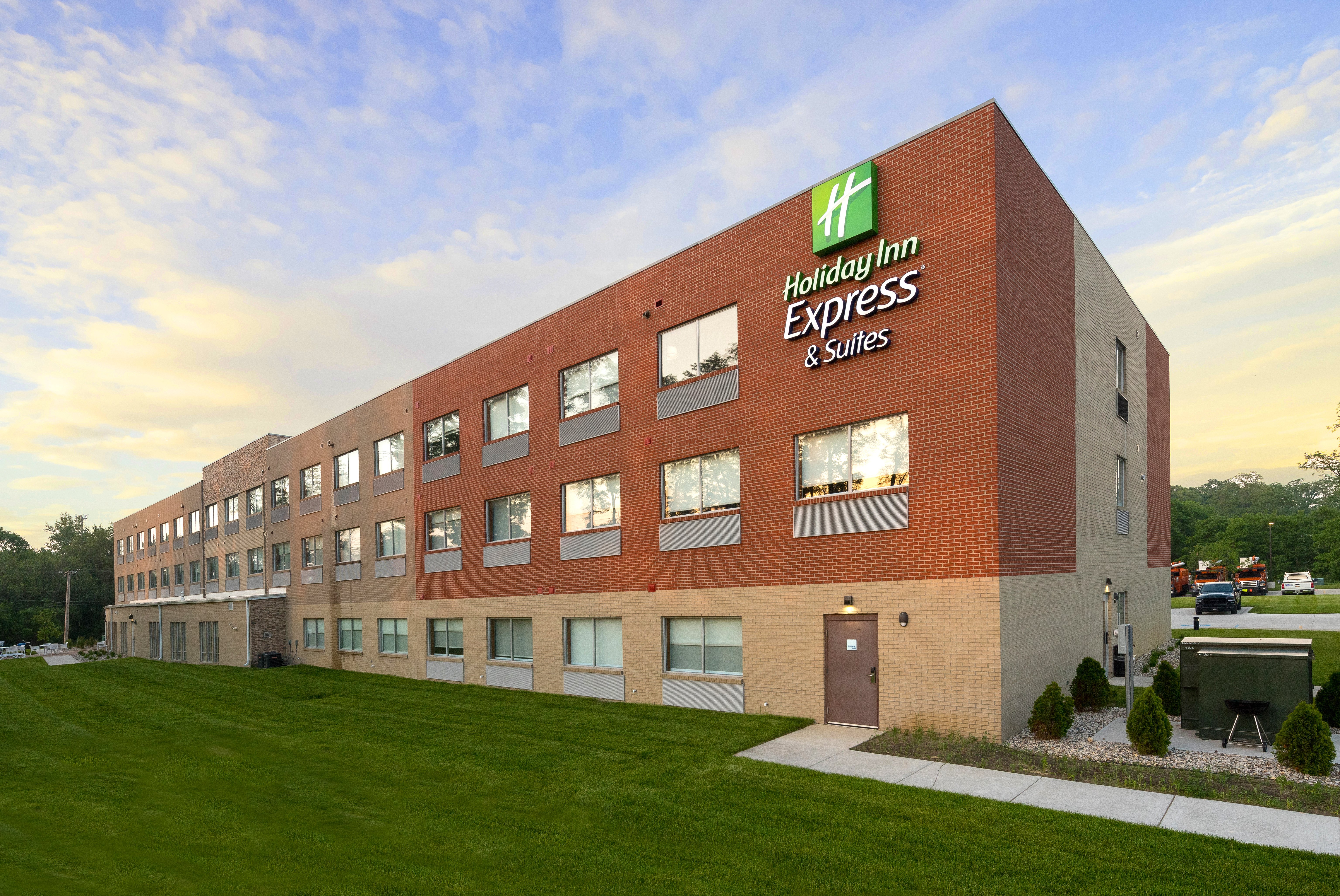 Holiday Inn Express Suites La Porte 4/44