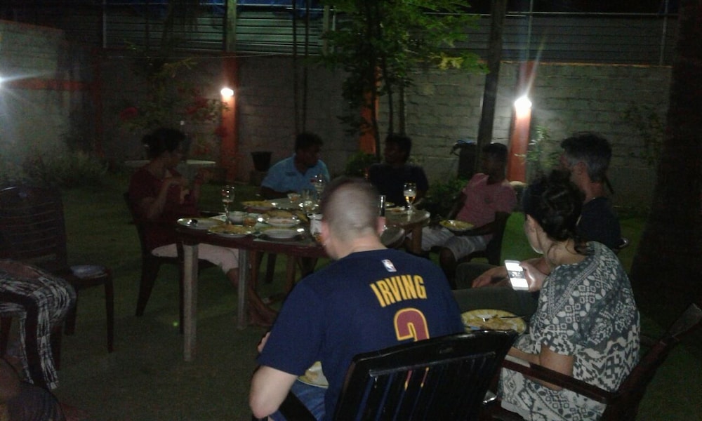 Sugandi Inn 23/40
