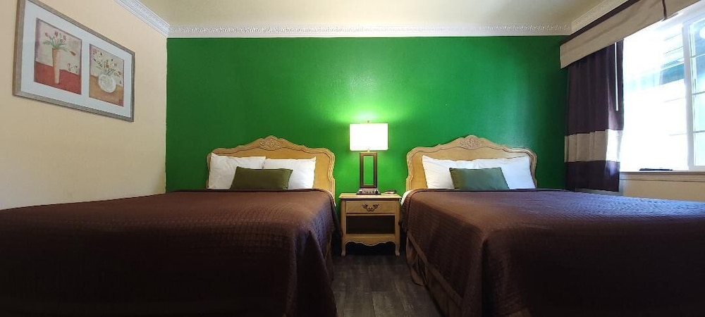 LAKEVIEW INN LUCERNE 18/66
