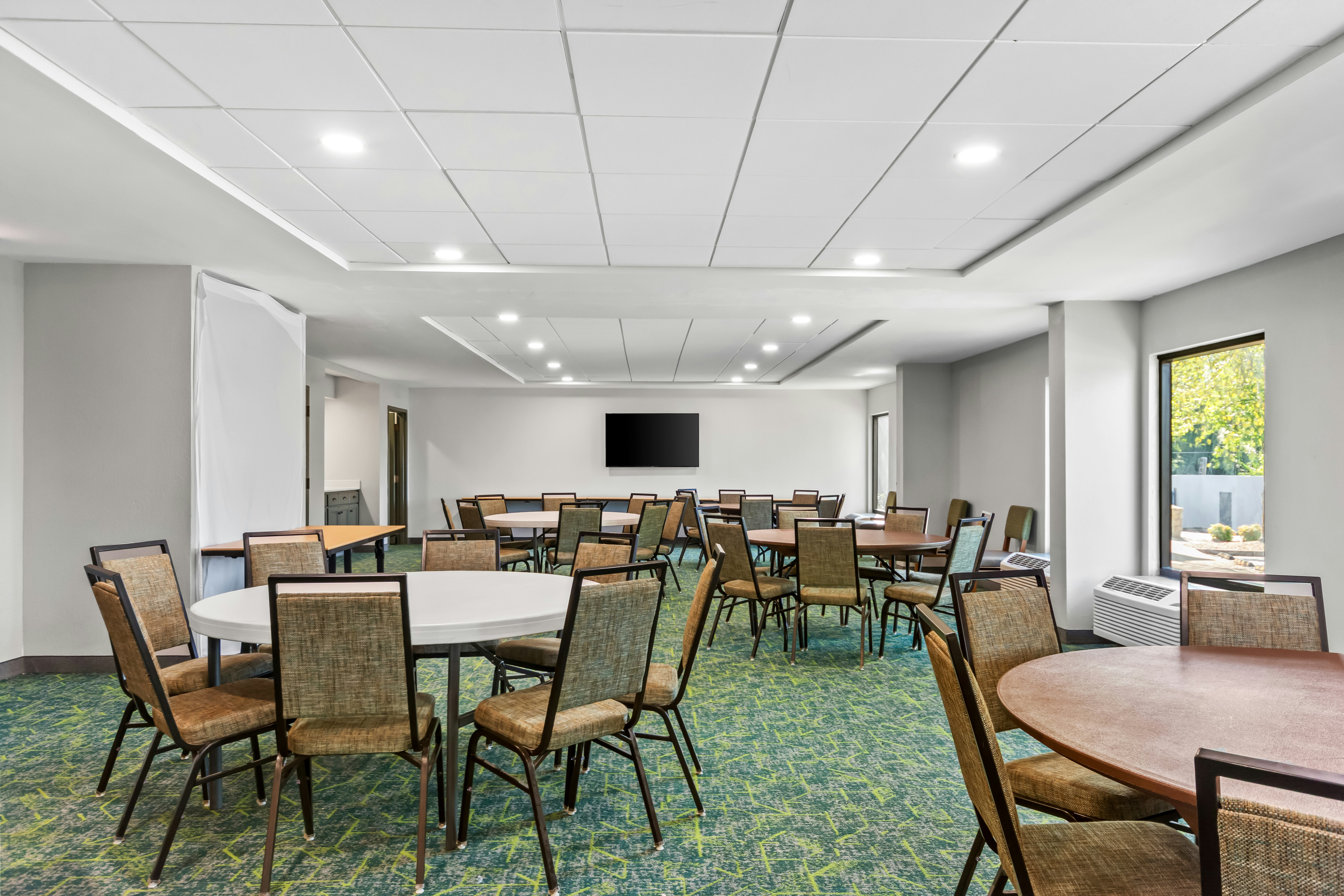 Spark by Hilton Bardstown 43/49