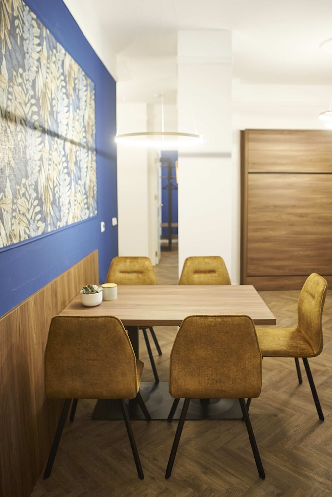 Nove Boutique Apartments 39/50
