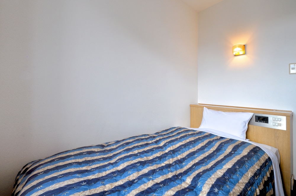 Miyako Daiichi Hotel 8/74