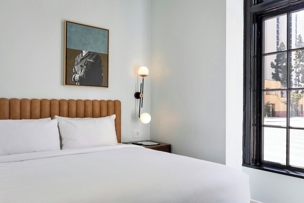 ROOM, KING BED, ACCESSIBLE
