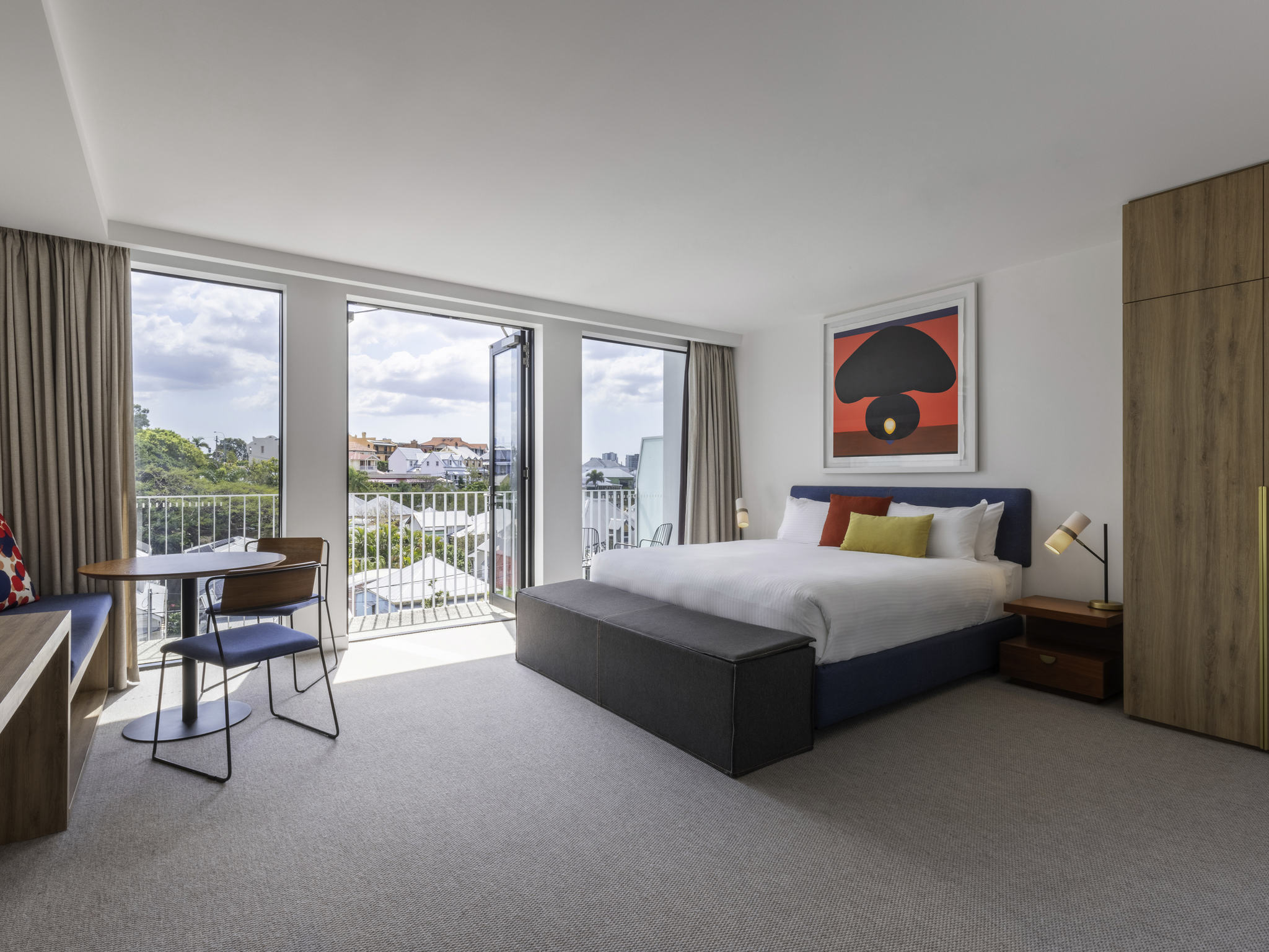 Deluxe, Studio, Suite