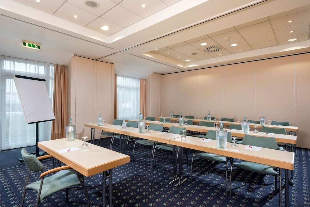 Ramada by Wyndham Hannover 40/43