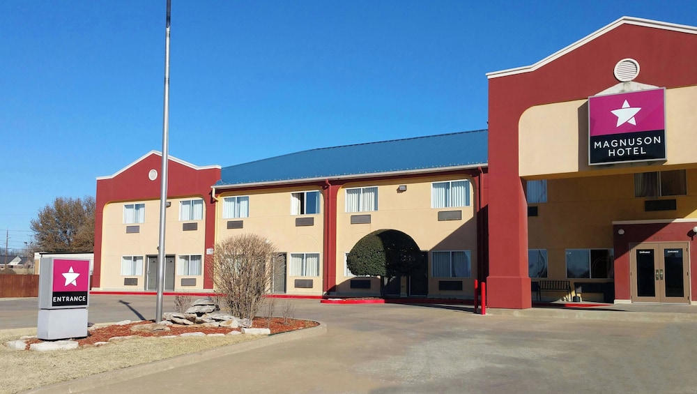Magnuson Hotel Sand Springs 5/39