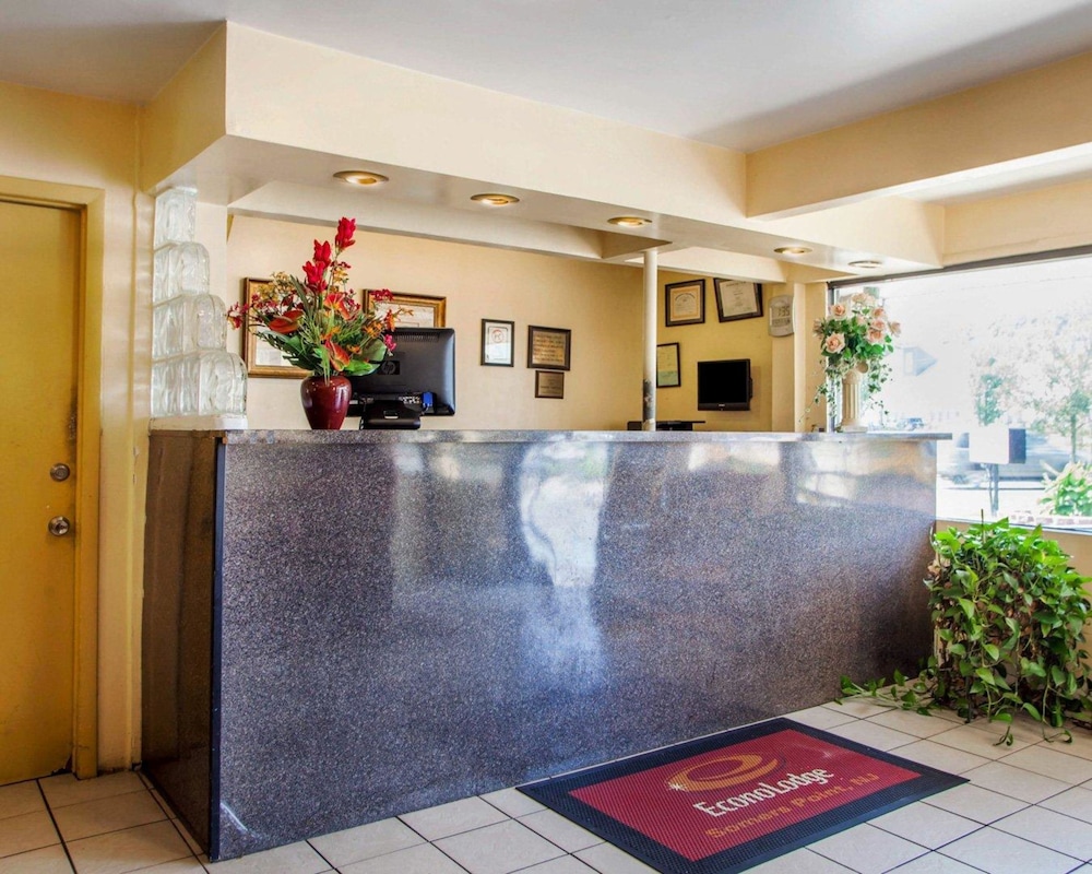 Econo Lodge Somers Point 4/23