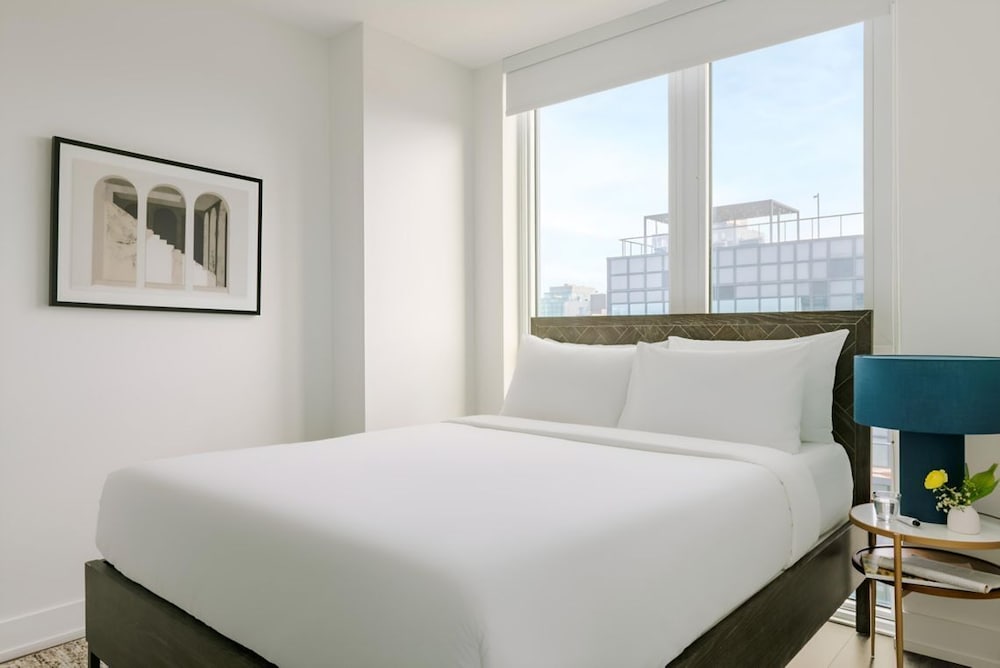 Nester Finn West Queen West 16/50