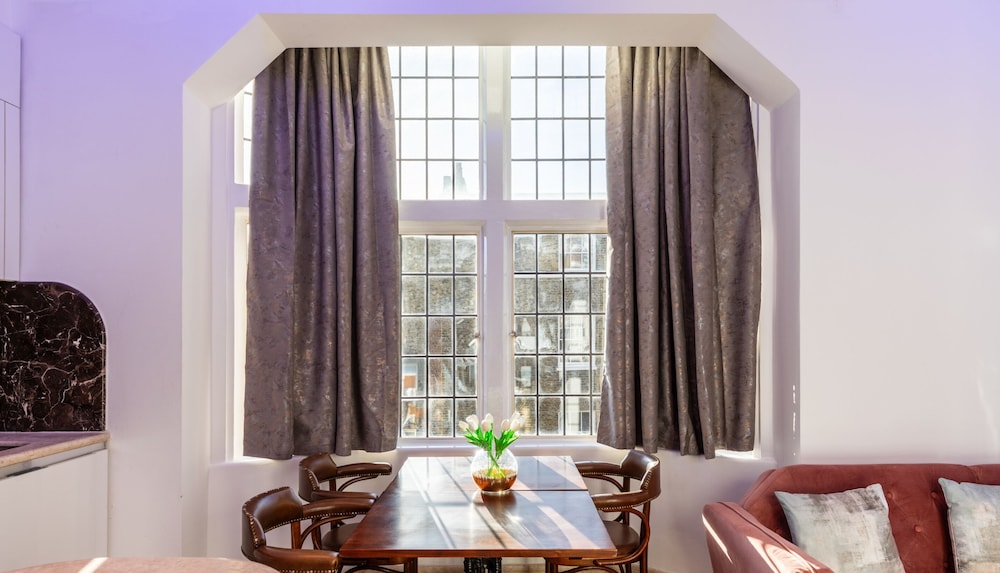 Griffin House Hotel 37/45