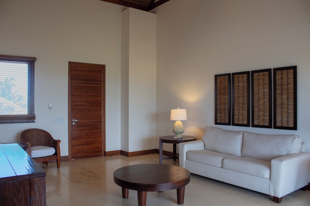 Las Verandas Hotel And Villas 47/73