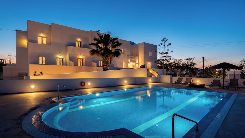 Nikos Hotel 6/46