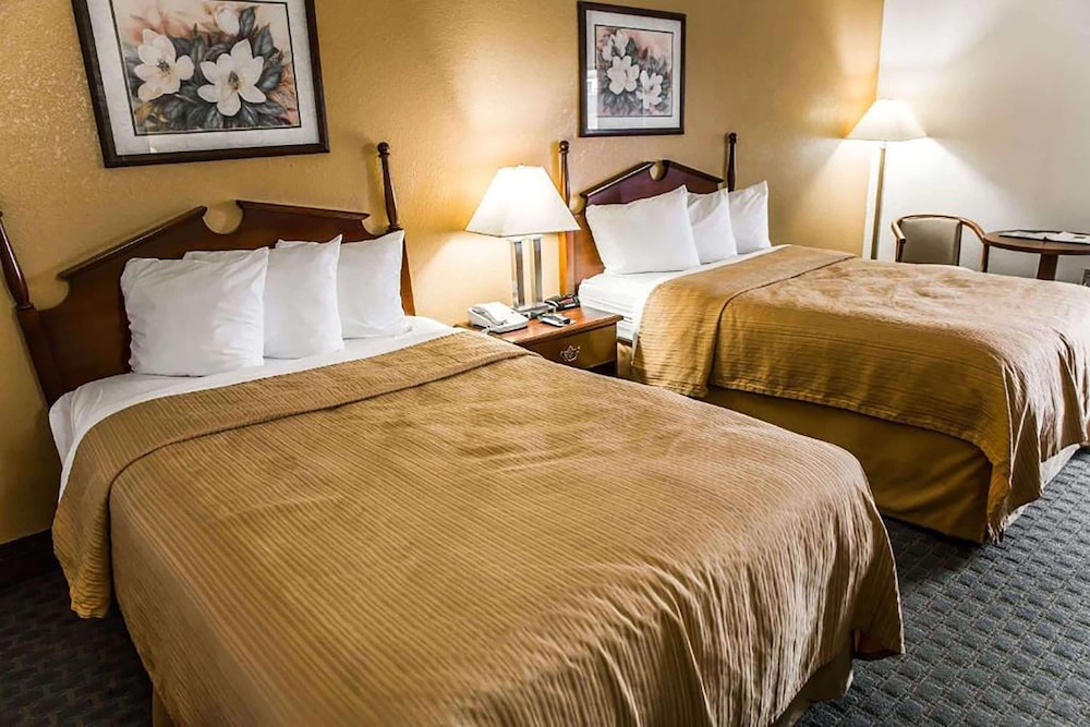 La Quinta Inn & Suites by Wyndham Fayetteville I-95 13/29