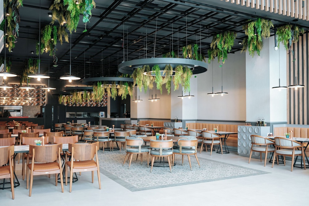 Empula Hotel & Residences 41/50