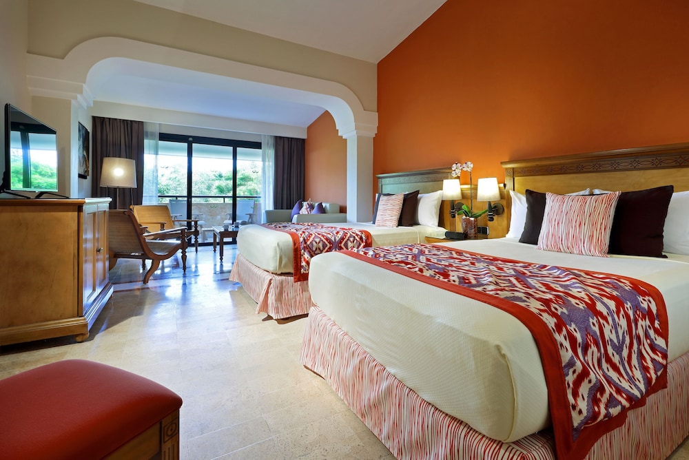 Grand Palladium Colonial Resort Spa All Inclusive 16/47