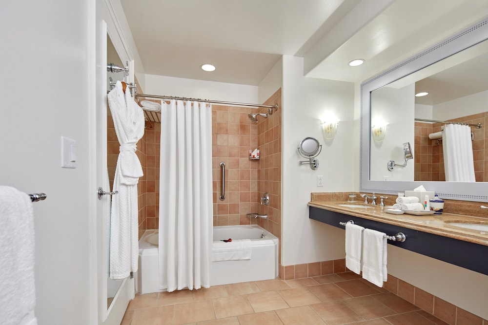 Universal's Loews Portofino Bay Hotel 18/83