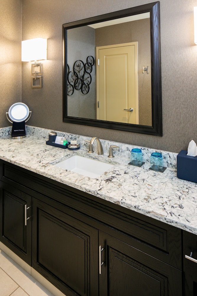 The Tennessean Personal Luxury Hotel 48/57