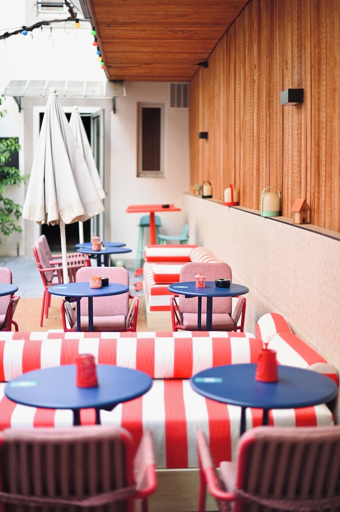 Clap Clap Hotel 31/49