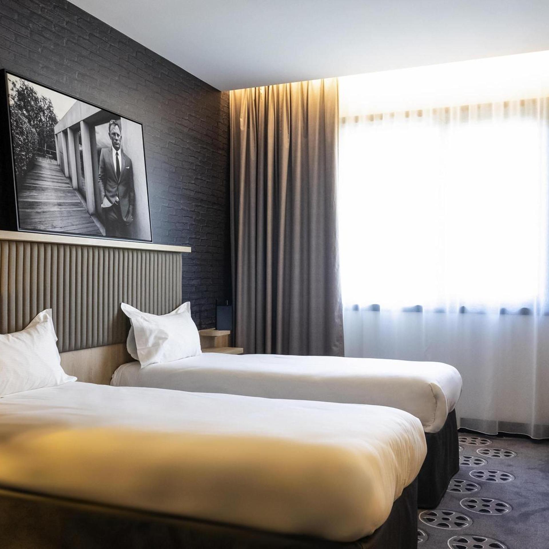 Room, Single Bed
