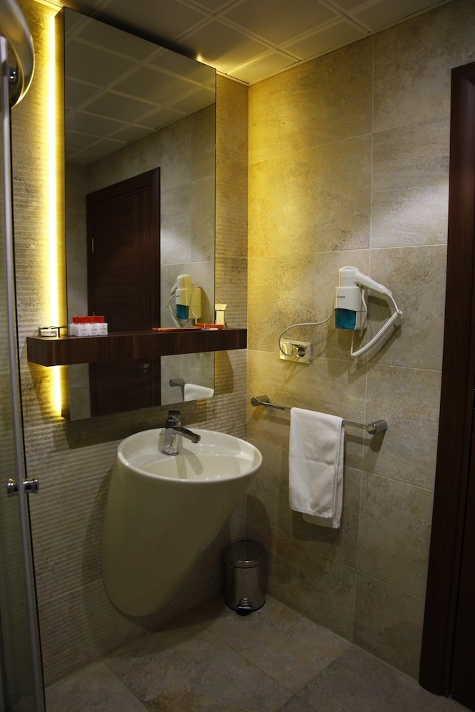 Feyzan Hotel 32/35