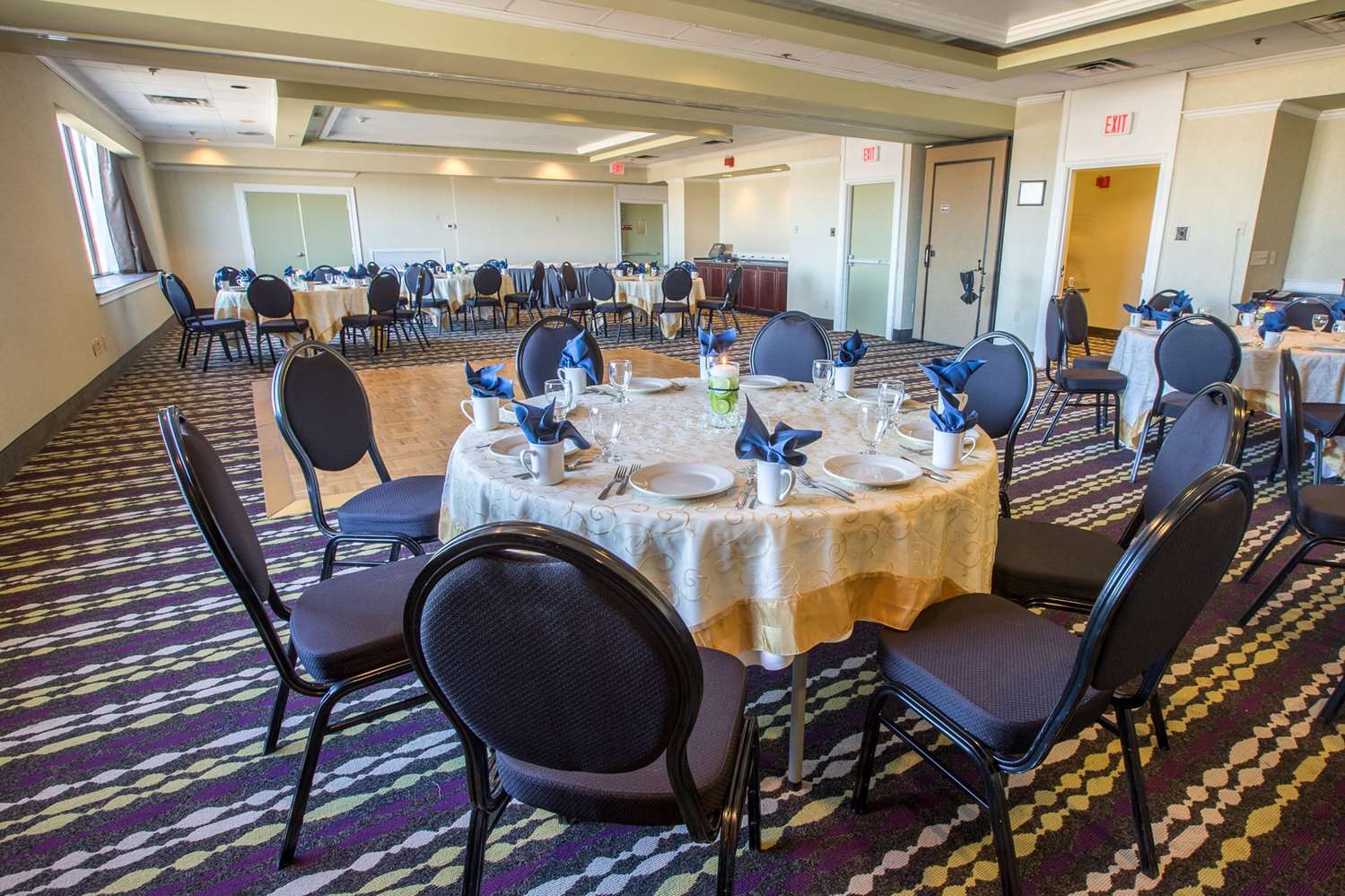 La Quinta Inn & Suites by Wyndham Springfield MA 40/43