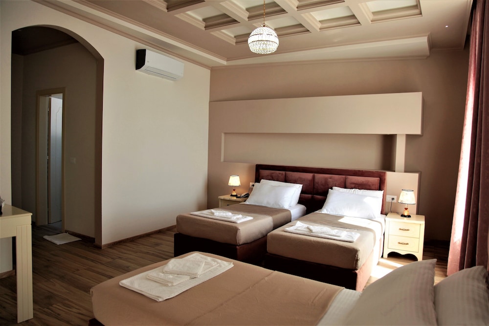 Hotel Veliera 27/70