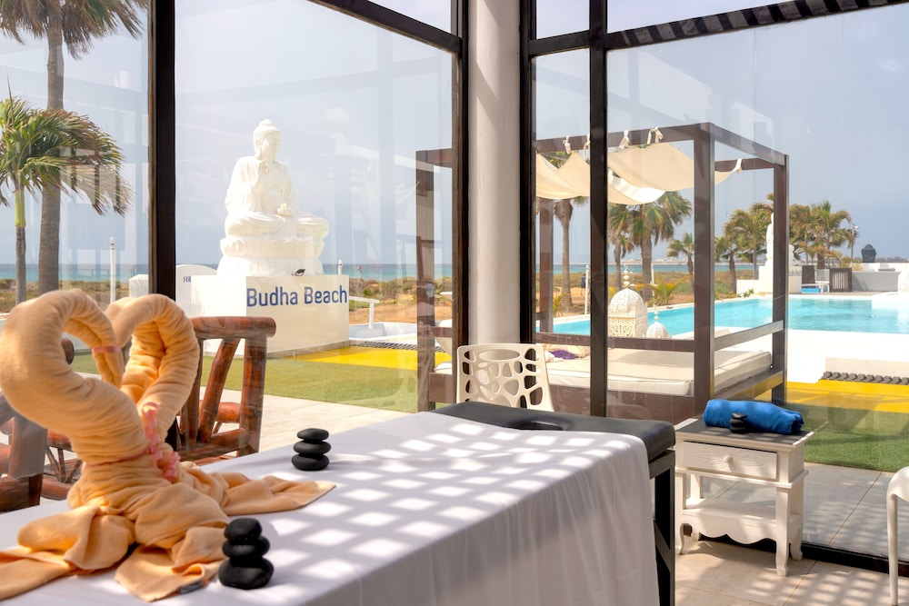 Hotel LIVVO Budha Beach 31/70