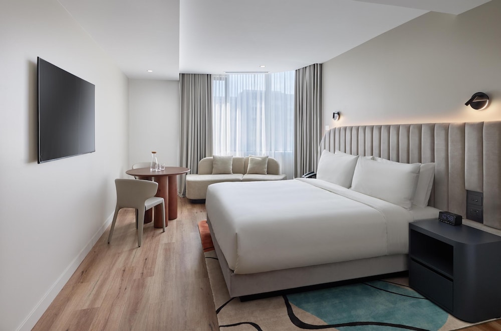 Room, King Bed, Den