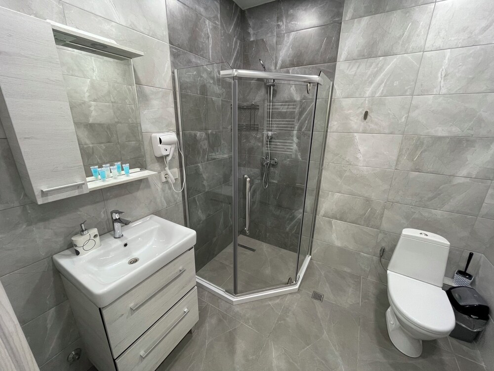 Batumi Real Lux 43/50