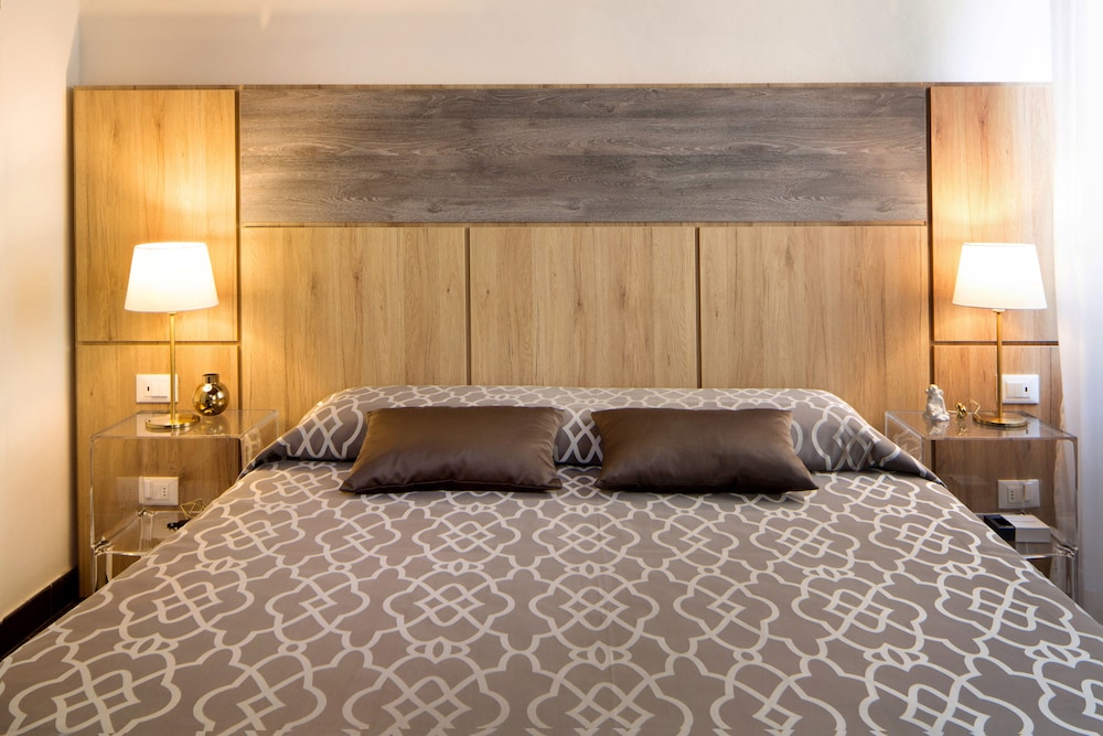 SETTE ANGELI ROOMS 57/72