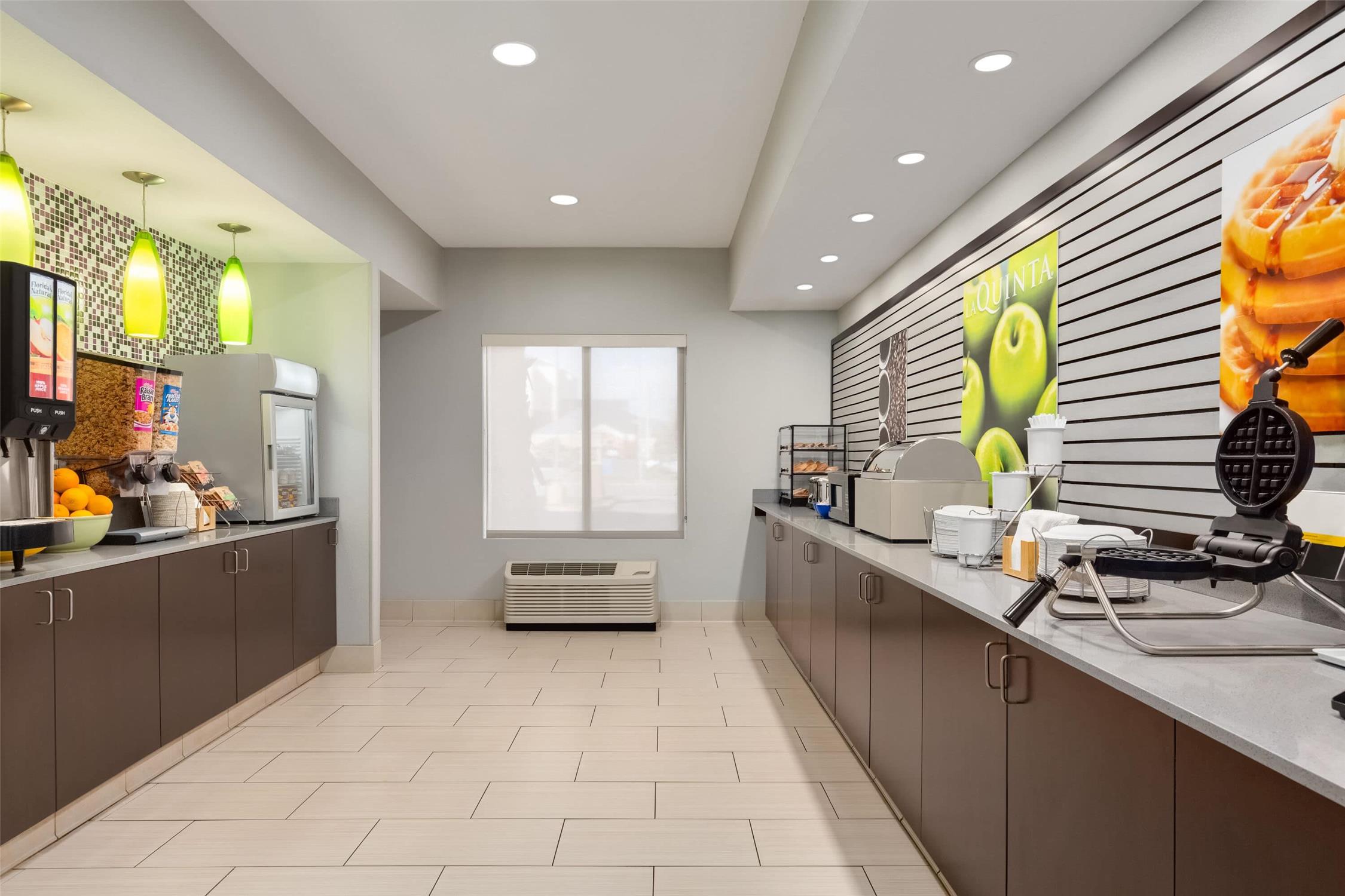 La Quinta Inn & Suites by Wyndham Fairfield - Napa Valley 10/37