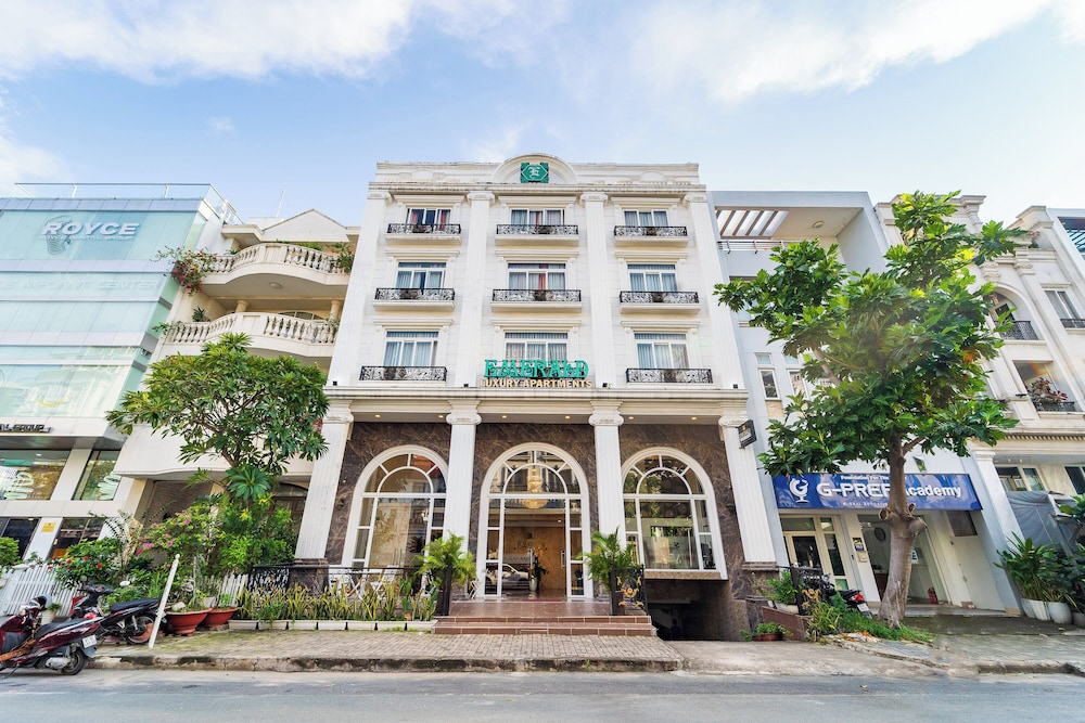Collection O Emerald Luxury Apartment - Near SECC in SAIGON / HO CHI MINH CITY