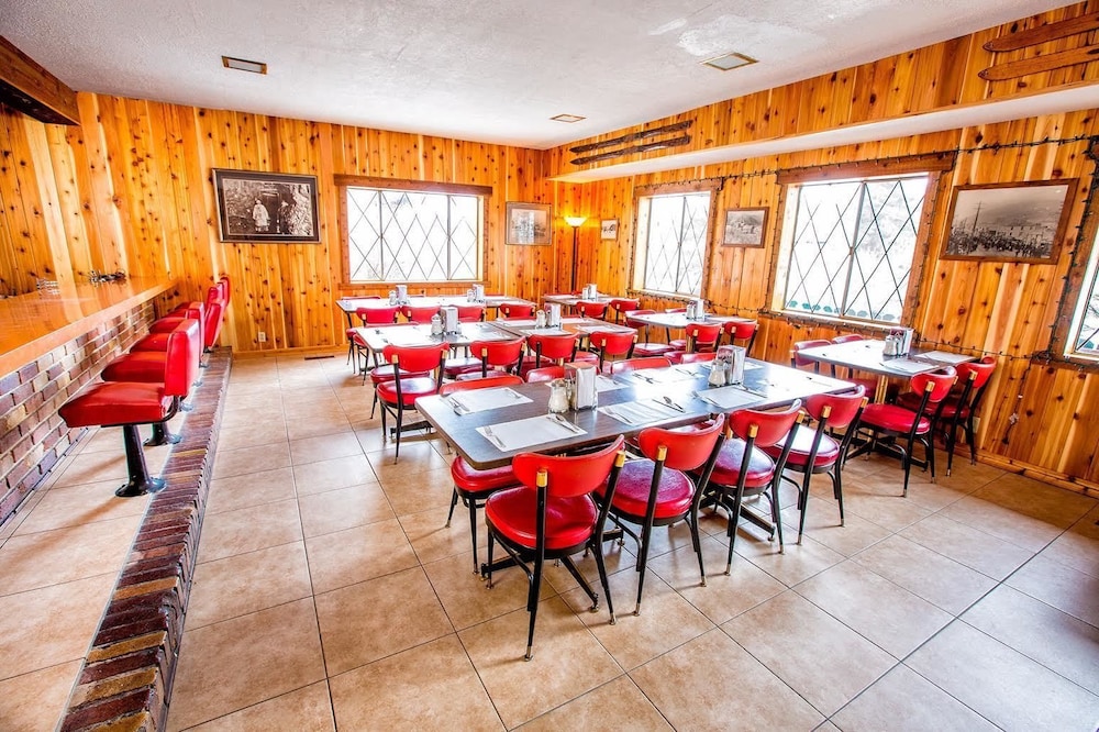 Chateau Apres Lodge 17/25