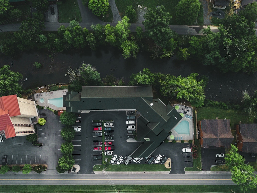 Twin Mountain Inn & Suites 2/71