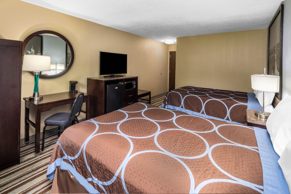 Super 8 by Wyndham Nyack NY 12/37
