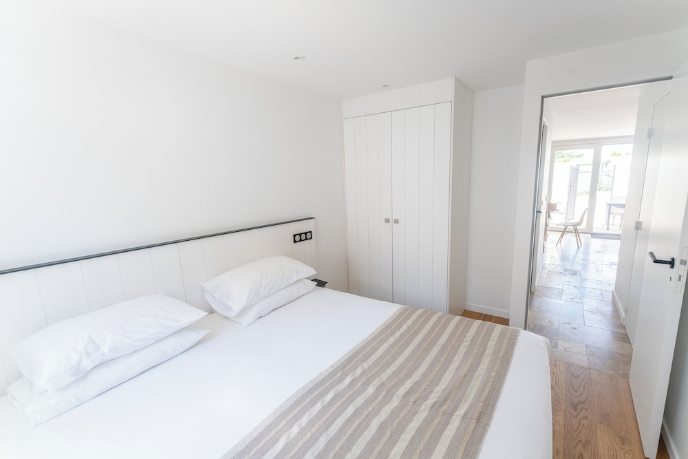 2 BEDROOMS, APARTMENT, TERRACE