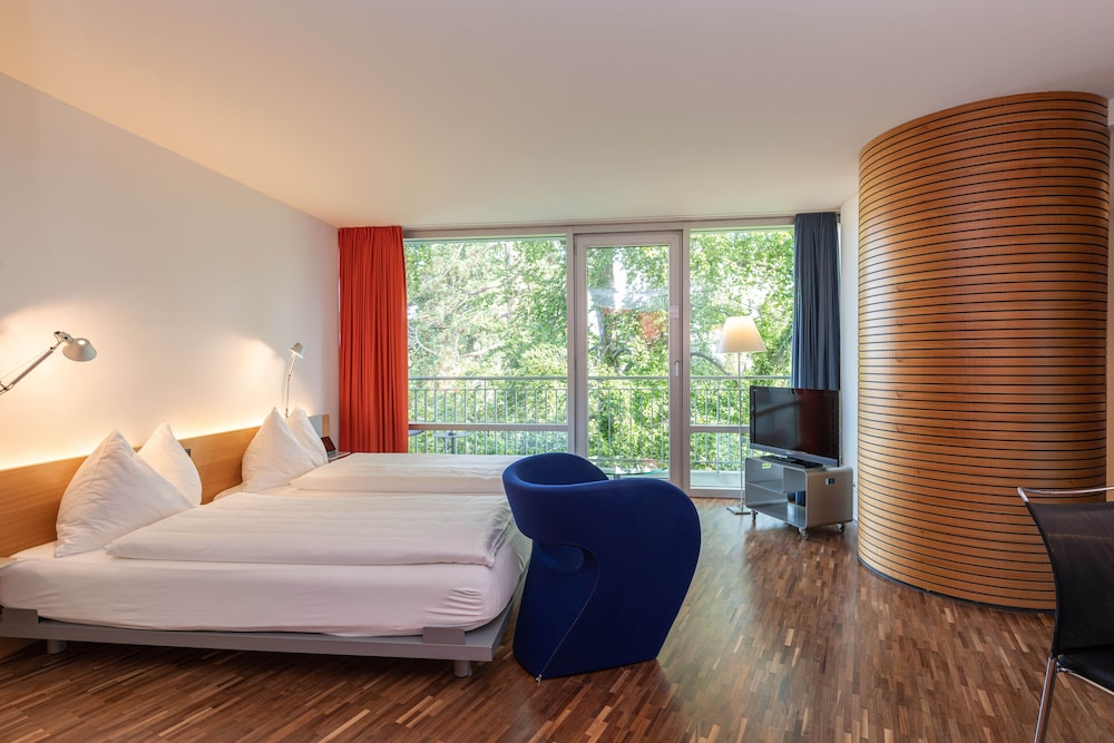 SEDARTIS SWISS QUALITY HOTEL 20/72