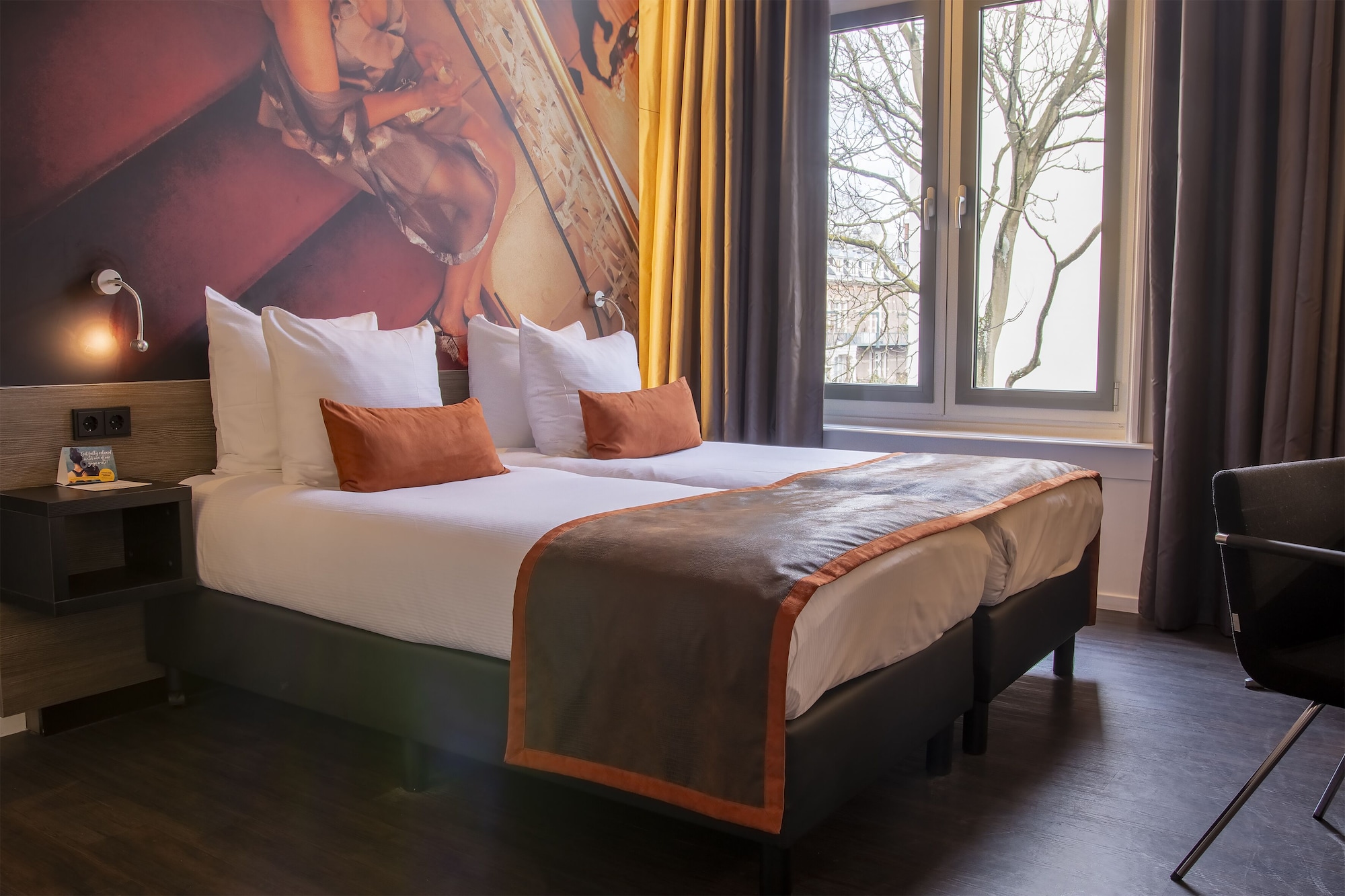 Deluxe, Twin Beds